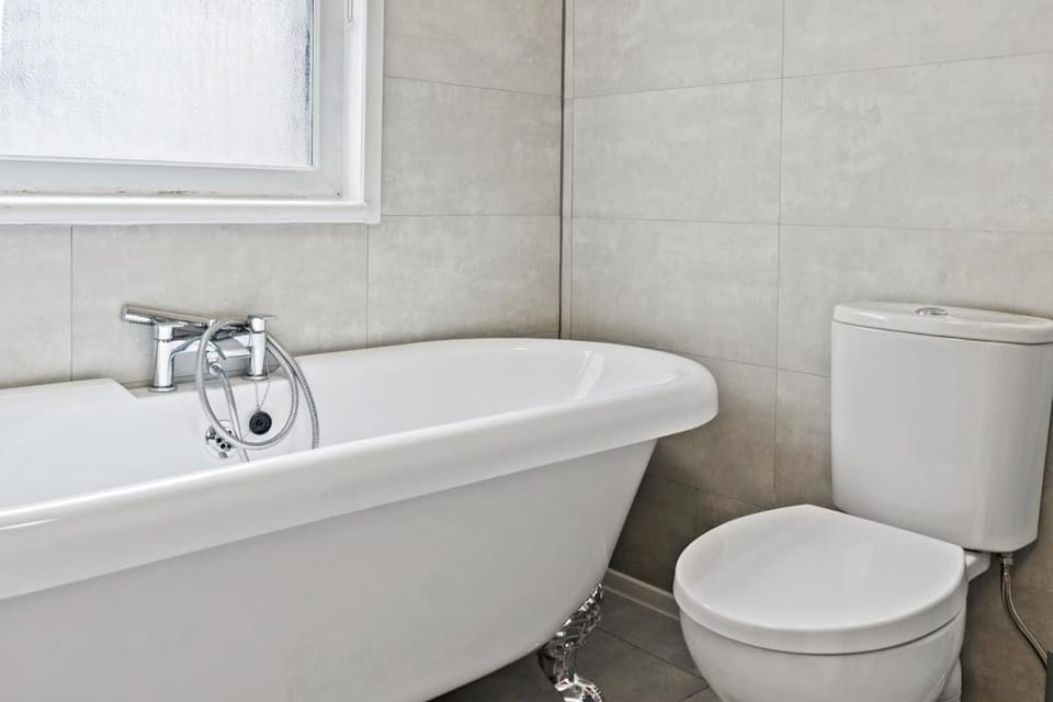 2 Bed Harrow Stay - Fast Links to Central London - Coffee machine Apartment in Harrow