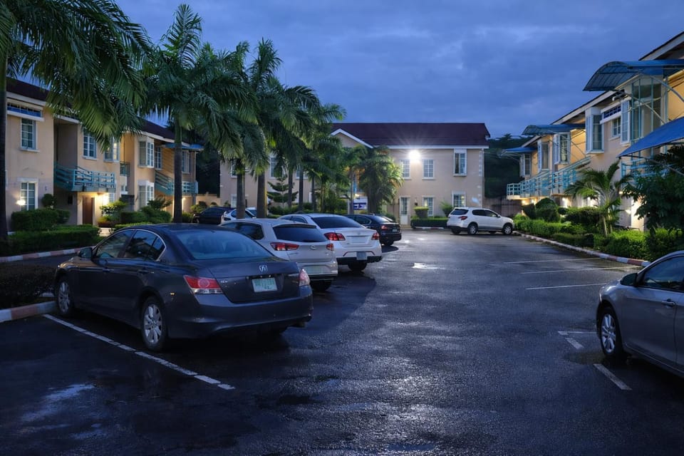Property building, Night, Neighbourhood, Lobby or reception, Location, Parking