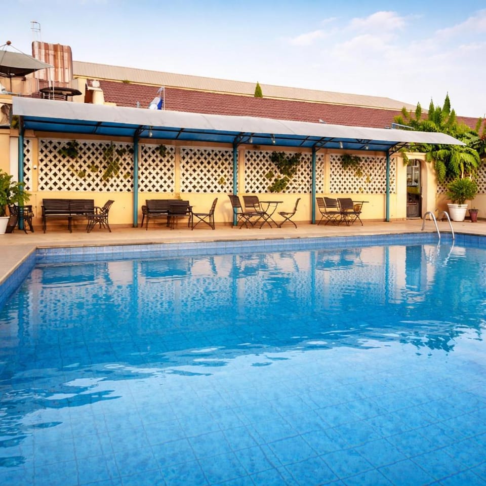 Property building, Day, Pool view, Swimming pool