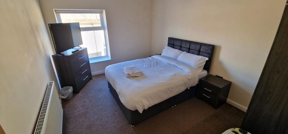 SELF CHECK-IN PENTHOUSE APARTMENT in HALIFAX CENTRE Bed and Breakfast in Calderdale