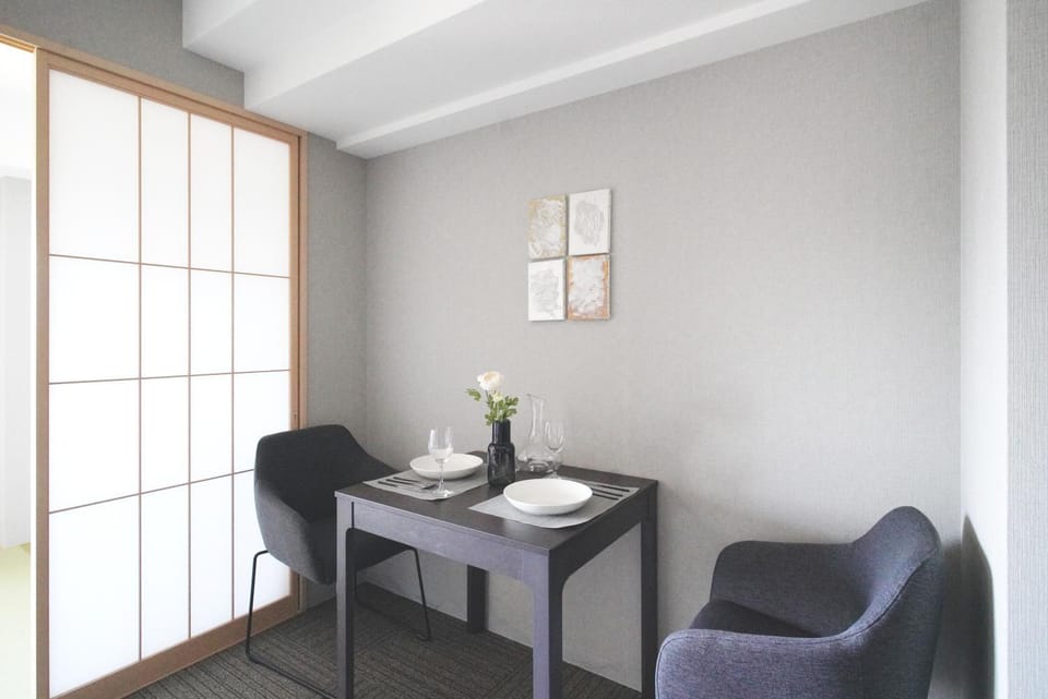Seating area, Dining area