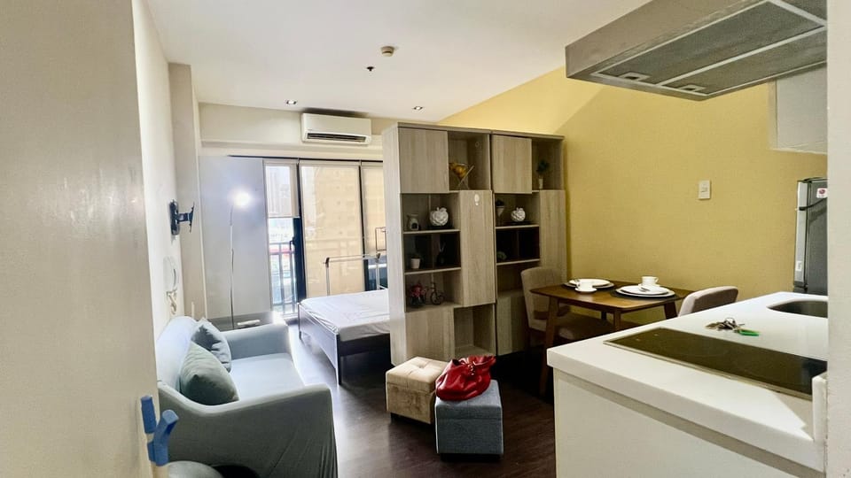 Cozy Studio Unit at The Knightsbridge Residences Apartment in Mandaluyong