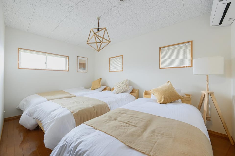 Bed, Bedroom, air conditioner
