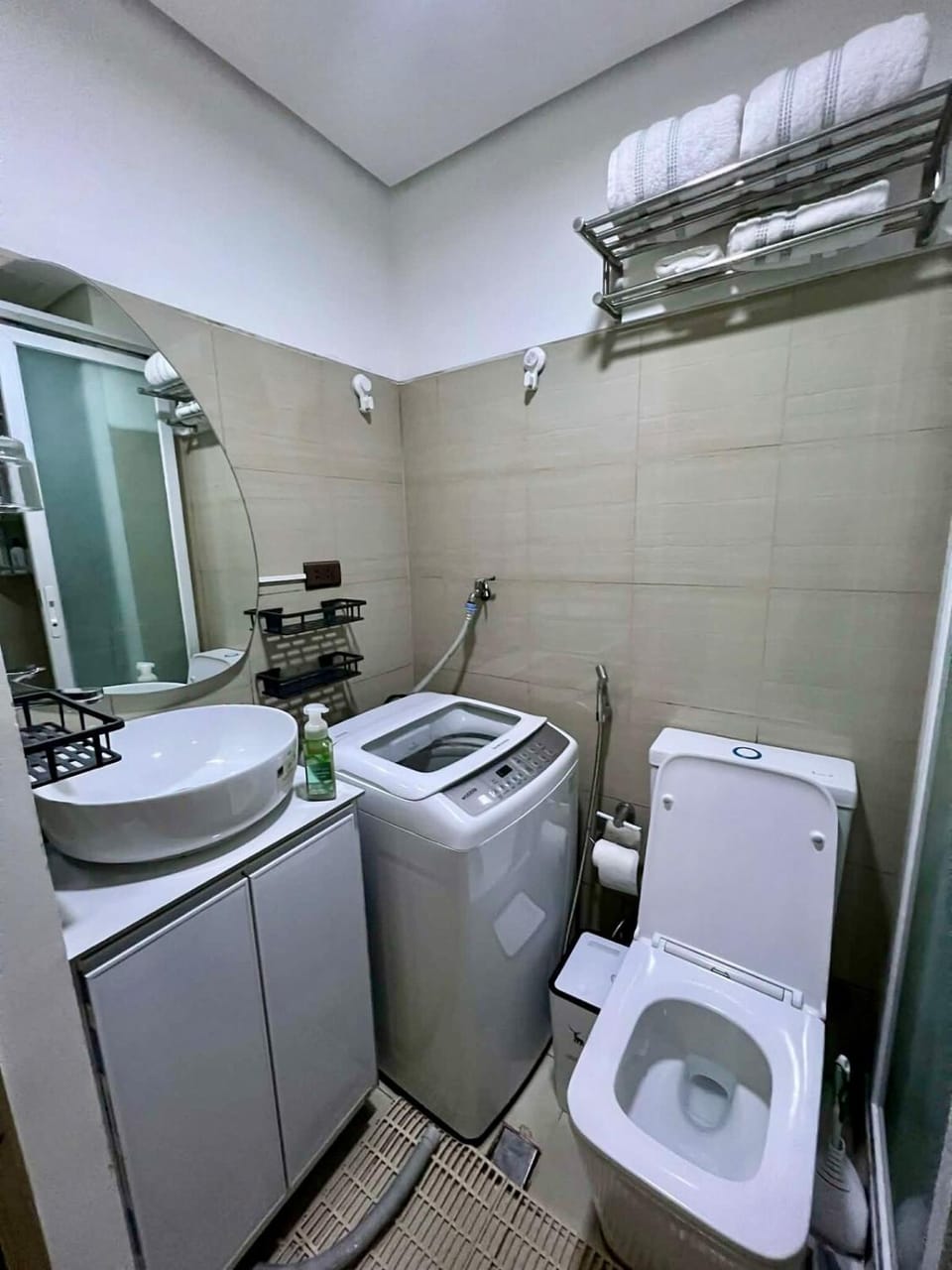 Pit Stop Haven Near Manila Airport and Mall of Asia Apartment in Pasay