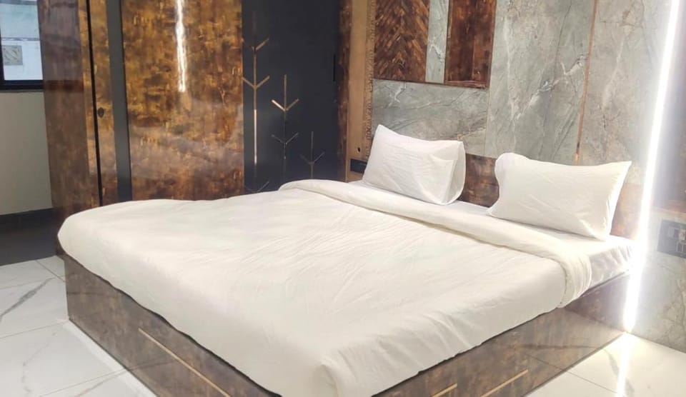 Nine Suites - 3 BHK Apartment Apartment in Ahmedabad