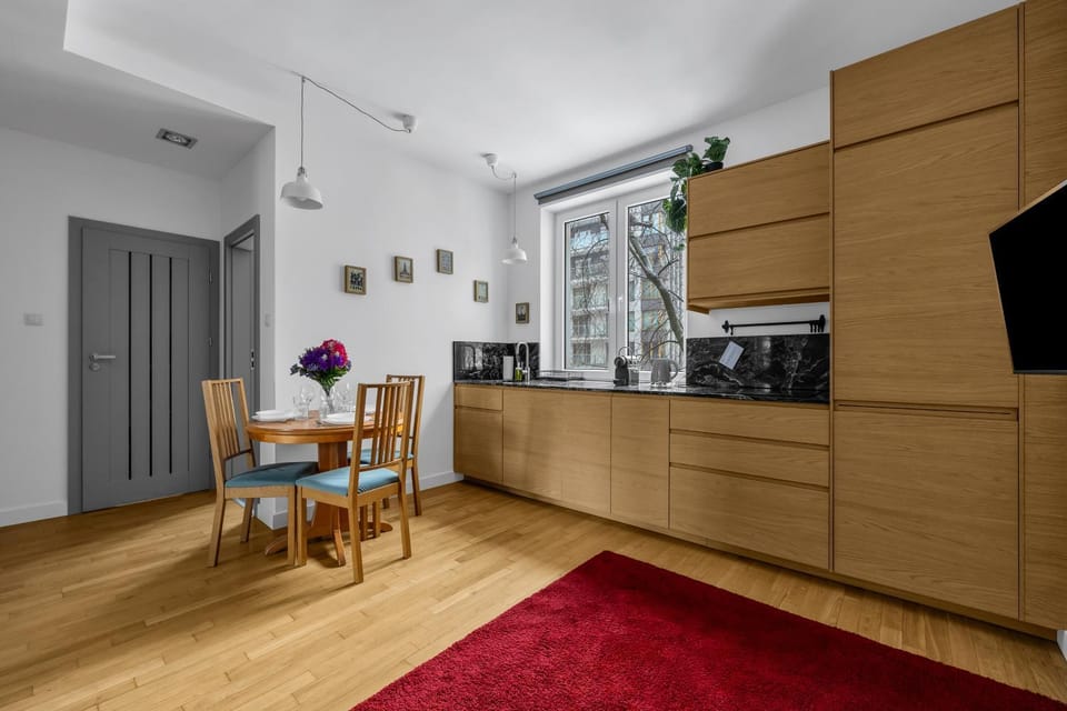 Muranów Apt - Metro, Top Location - by Rentujemy Apartment in Warsaw