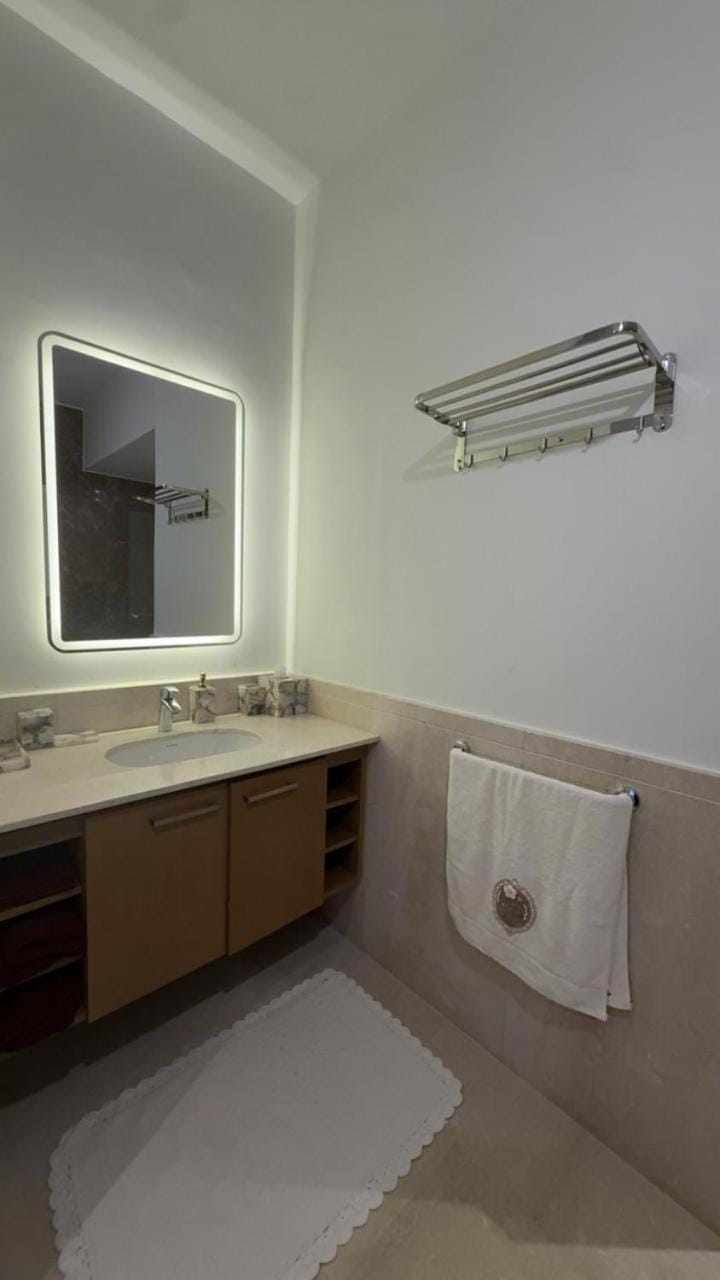 luxury modern apartment in the boulevard Apartment in New Cairo City