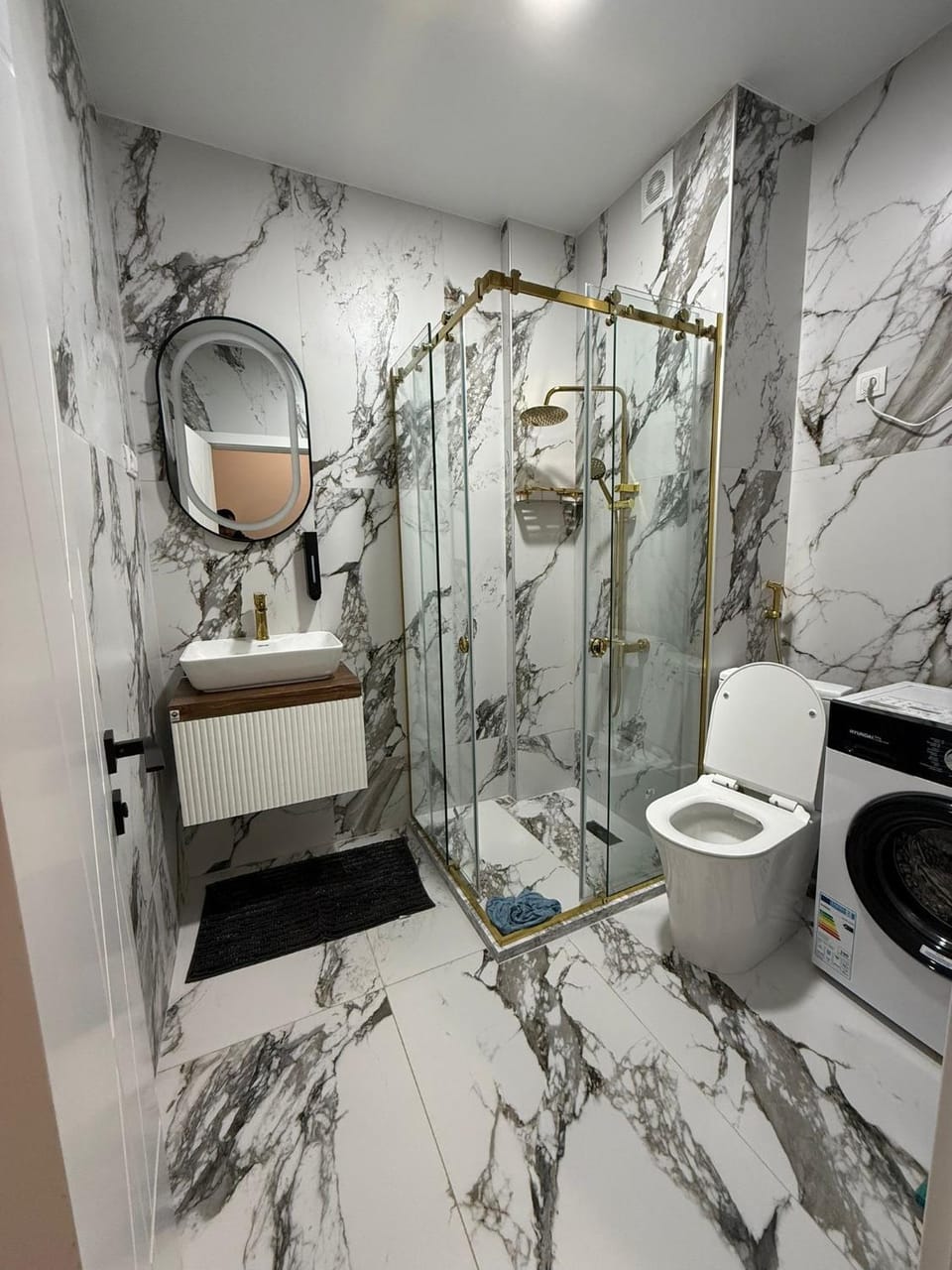 Shower, Toilet, Bathroom, washing machine