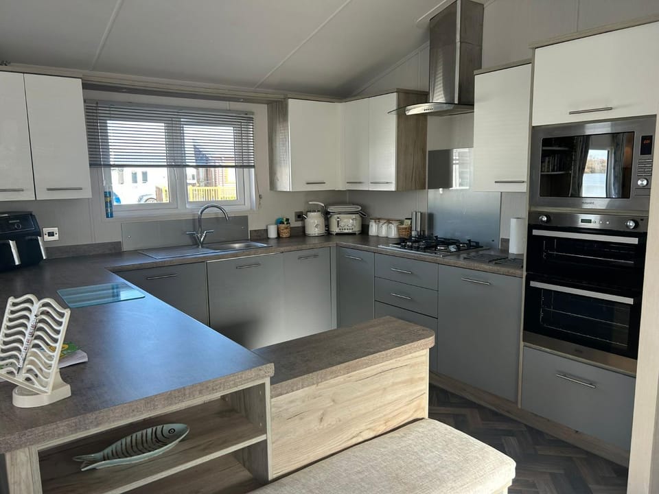 Luxury Lakeview Lodge Chichester Lakeside Holiday Park House in Chichester