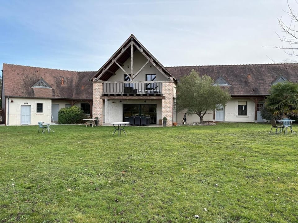 Entre vignes et Châteaux, Zoo de Beauval, Piscine, WIFI, 4 chambres, 7 lits, 4 sdb Apartment in Centre-Val de Loire