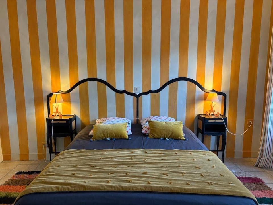 Entre vignes et Châteaux, Zoo de Beauval, Piscine, WIFI, 4 chambres, 7 lits, 4 sdb Apartment in Centre-Val de Loire