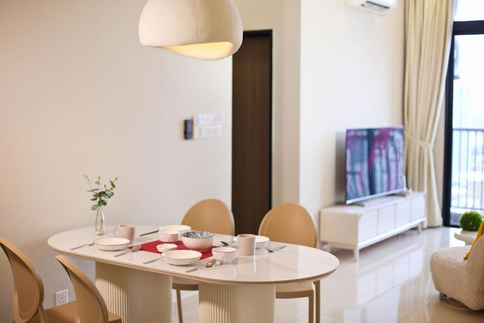 Living room, Dining area