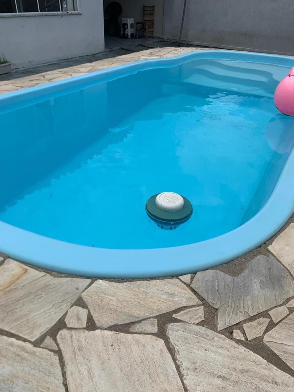 Casa com piscina a 150 m da praia c House in State of São Paulo