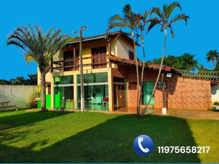Celia Martins Dias oliveira House in Cotia