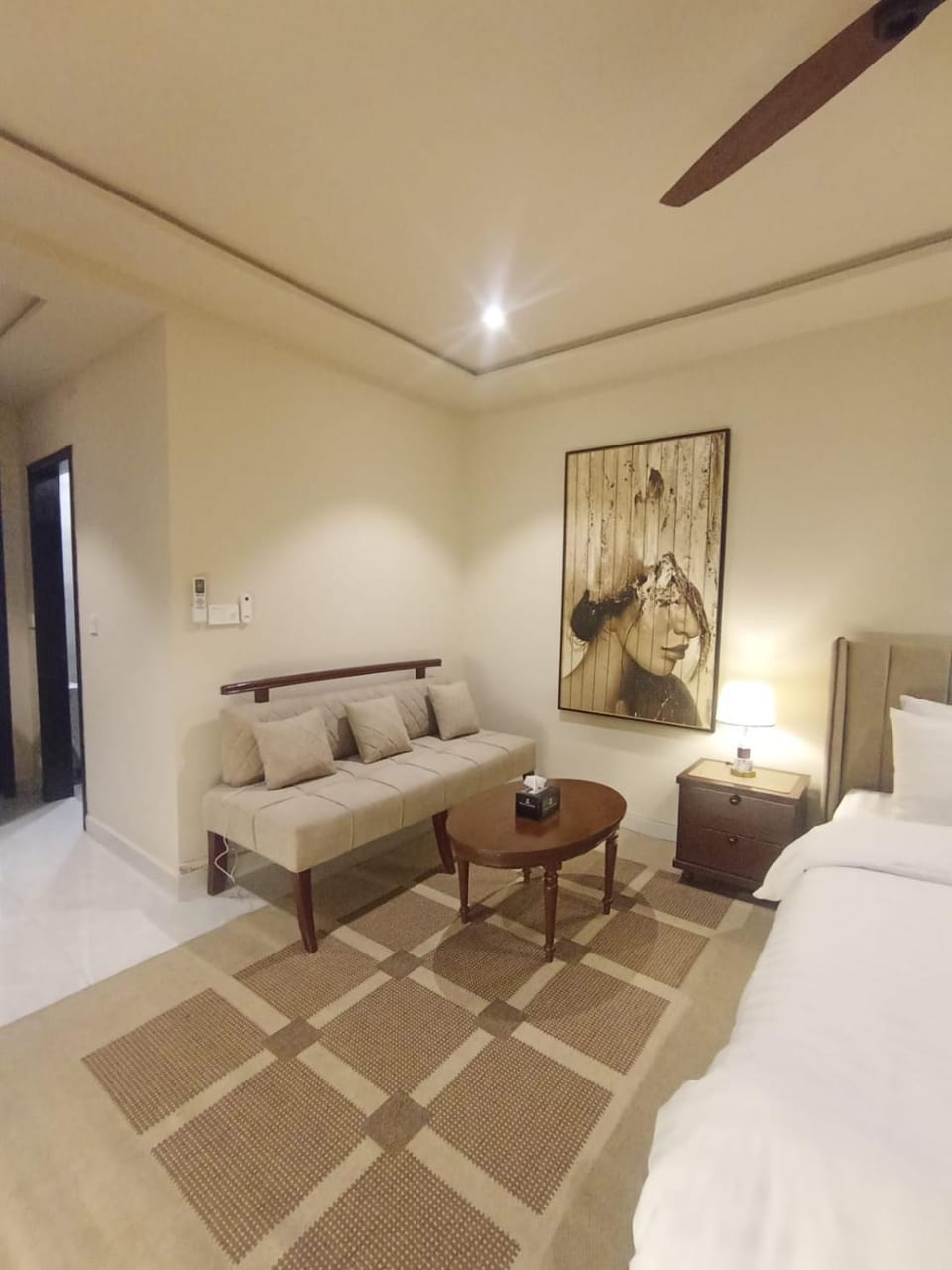 Demure Apartments Modern Comfort Studio Royal Stay Apartment in Lahore
