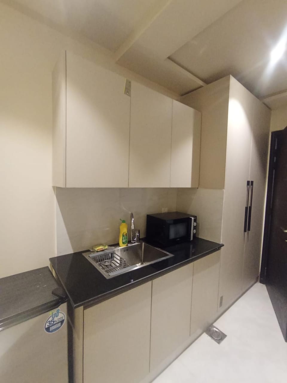Demure Apartments Modern Comfort Studio Royal Stay Apartment in Lahore