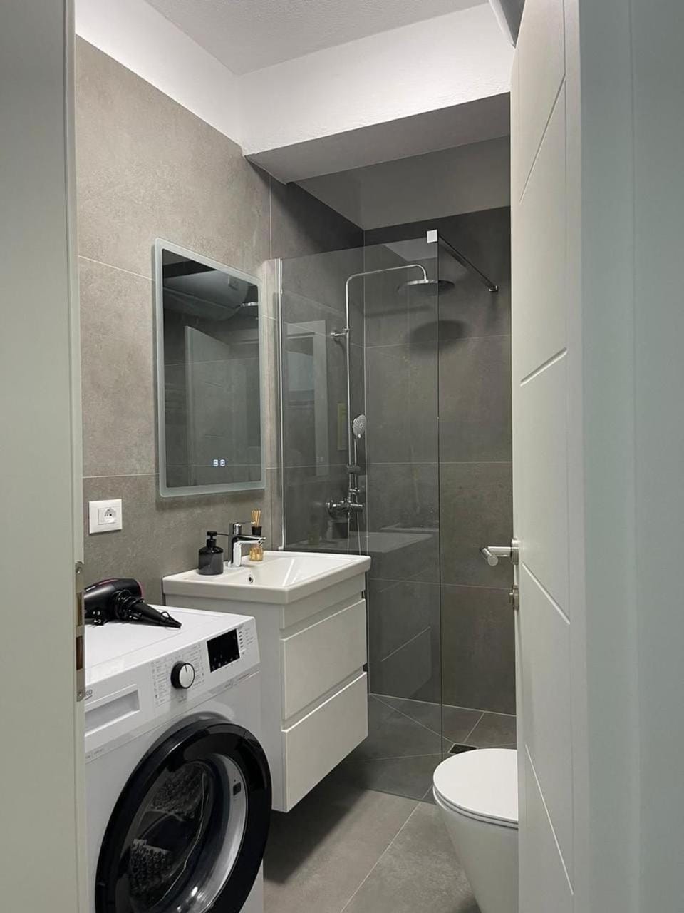 Shower, Bathroom, washing machine, washing machine