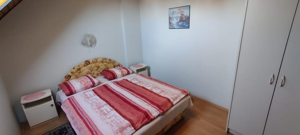 Dávid Apartmanház Apartment in Hungary