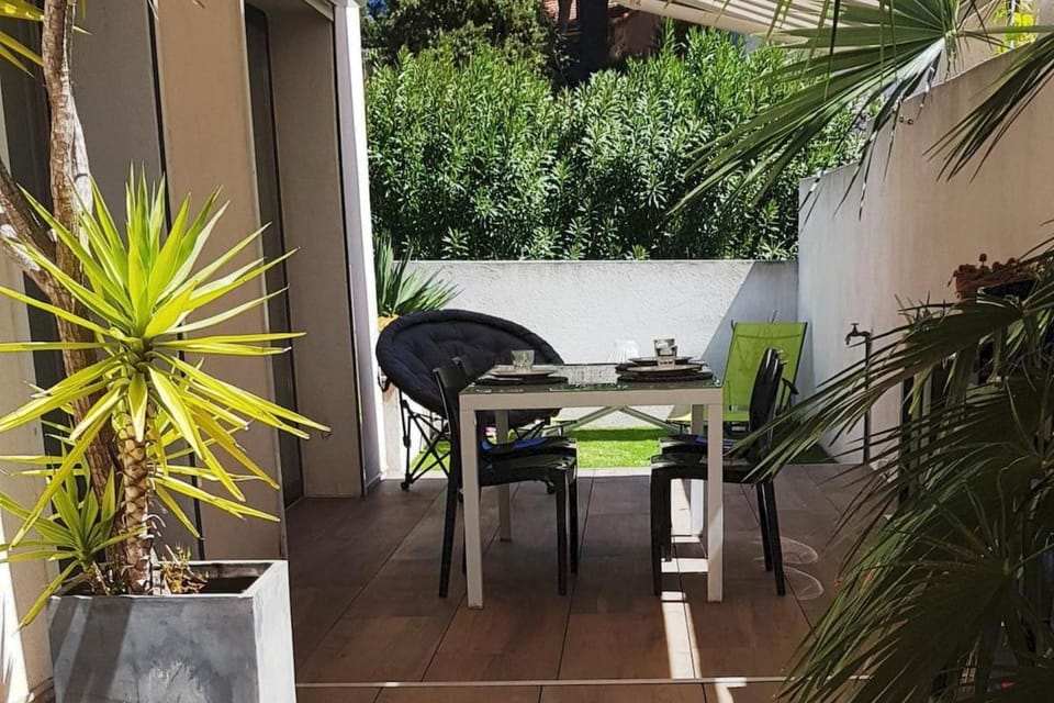 Patio, Garden, Balcony/Terrace