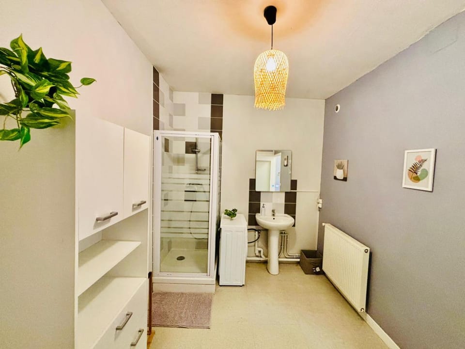 Shower, Bathroom