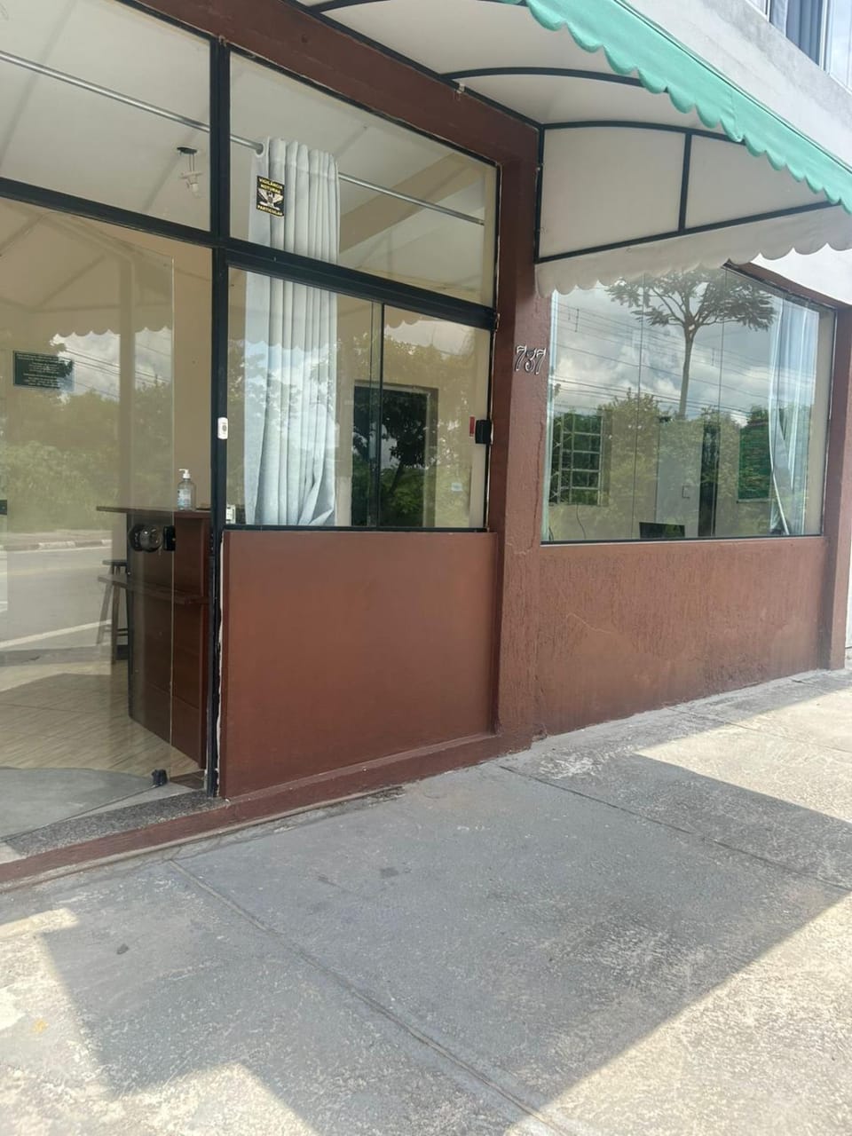 Facade/entrance