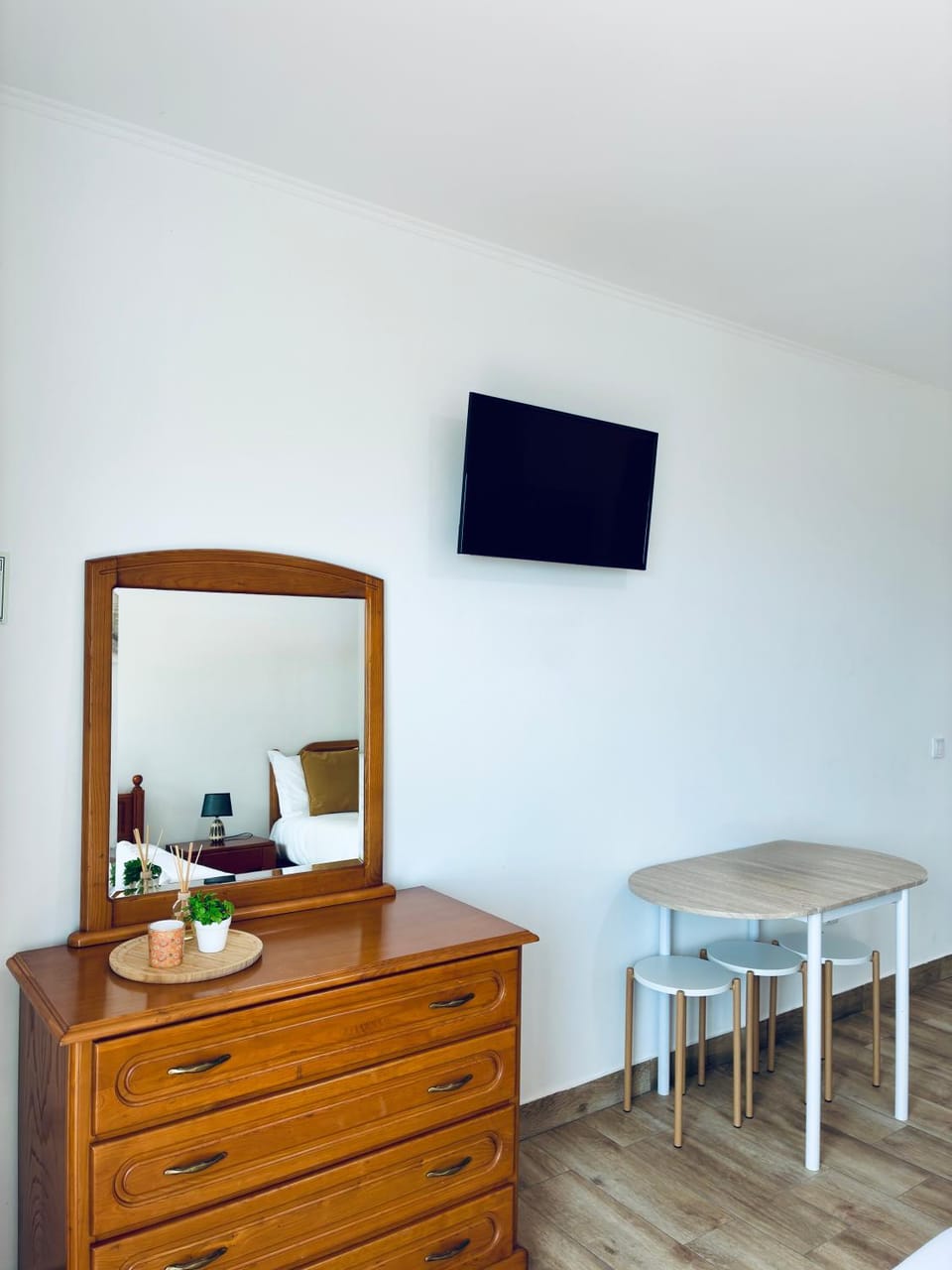 Communal lounge/ TV room, TV and multimedia, Dining area