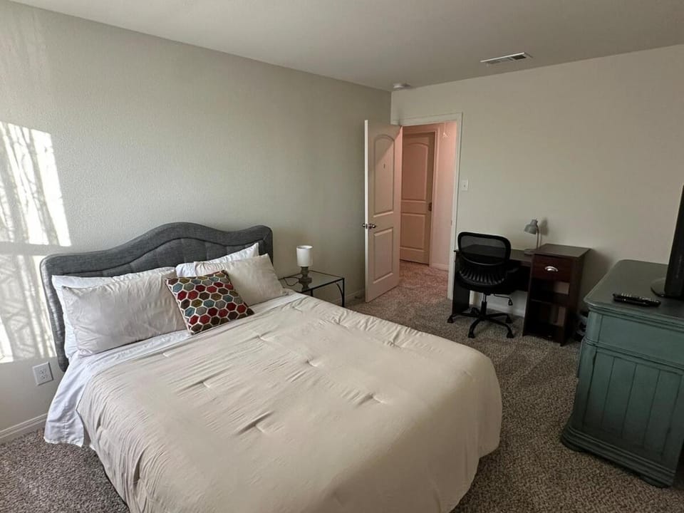 Cozy 2Bedroom Suite LoungeGreat for Families Apartment in Richardson