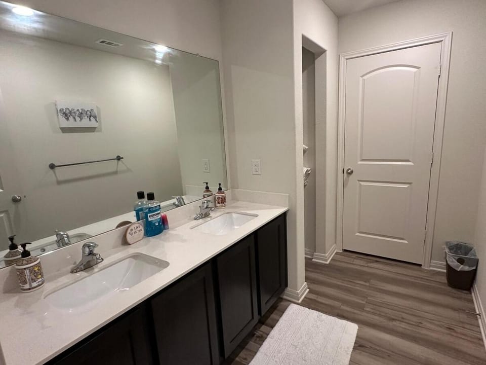 Cozy 2Bedroom Suite LoungeGreat for Families Apartment in Richardson