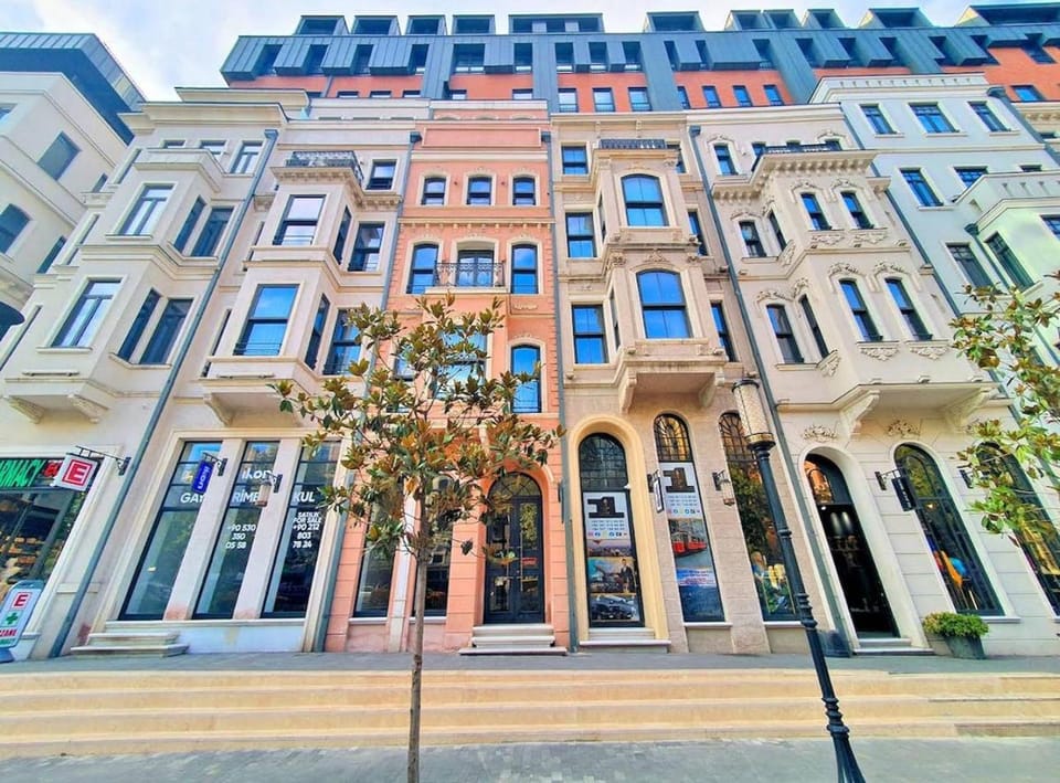 Property building, Facade/entrance