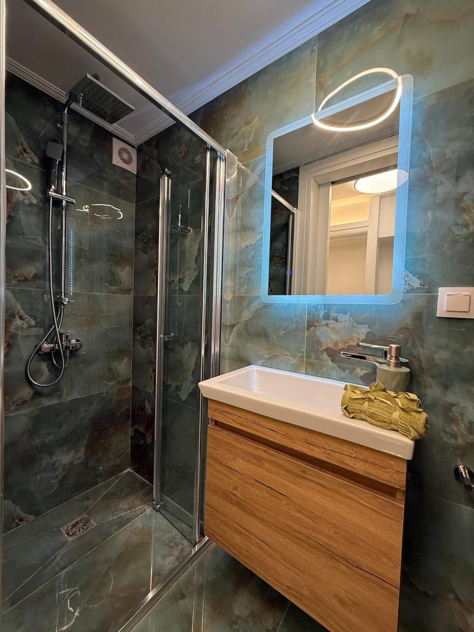 City Center Green Lux Studio Apartment in Athens