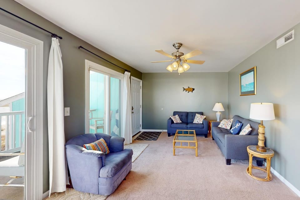 CB79 Carolina Beachfront Beauty House in Carolina Beach