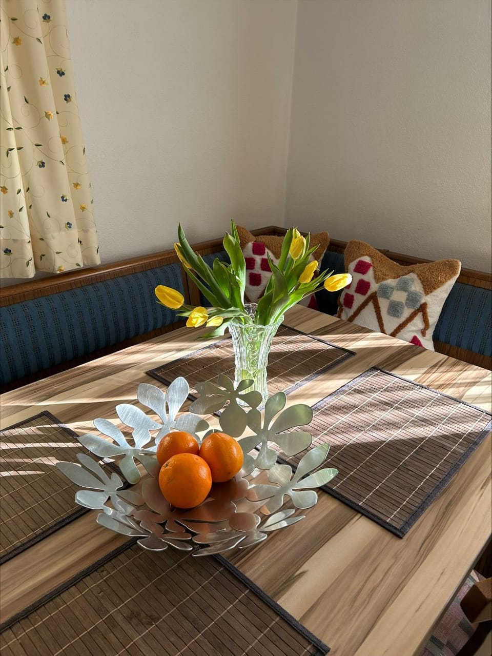 Seating area, Food