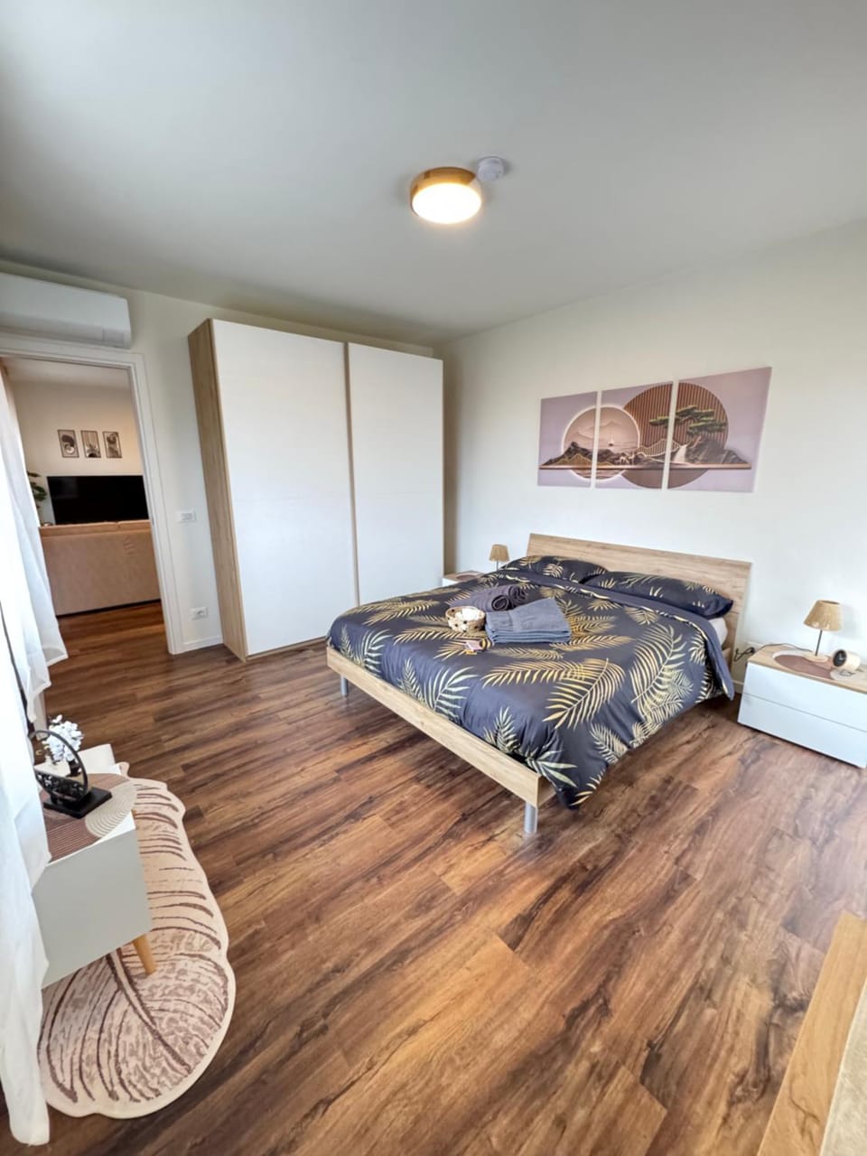 Bed, Photo of the whole room, Bedroom, wardrobe