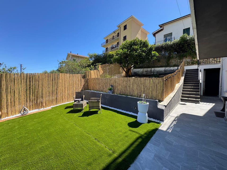 Property building, Day, Garden, Garden view
