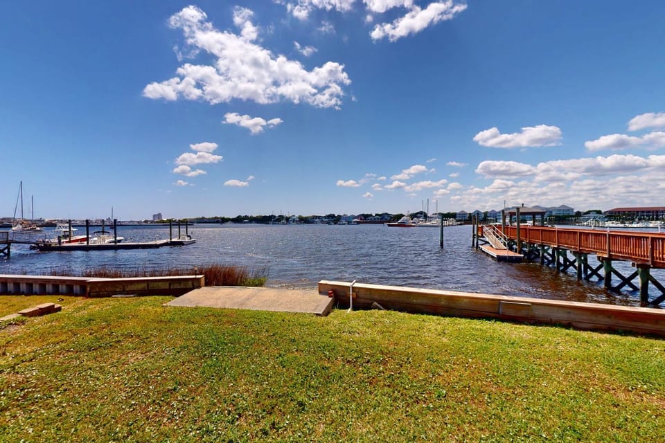 CB93 Waterfront Oasis House in Carolina Beach