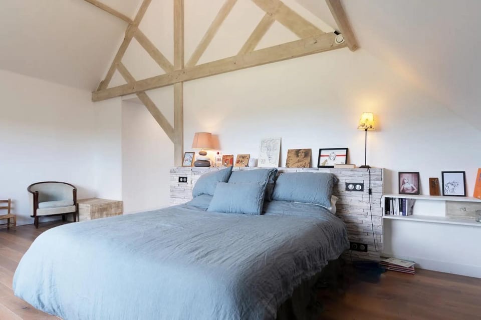 Property building, Living room, Bedroom