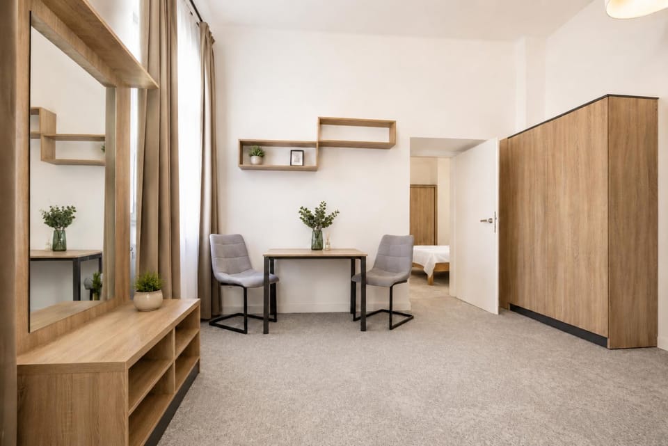 ALURE RESIDENCES 2 - 24h self check-in & private parking next to the apartment building included, CITY CENTER right on SNP Square in a quiet passage, new building, best deal in town Apartment in Slovakia