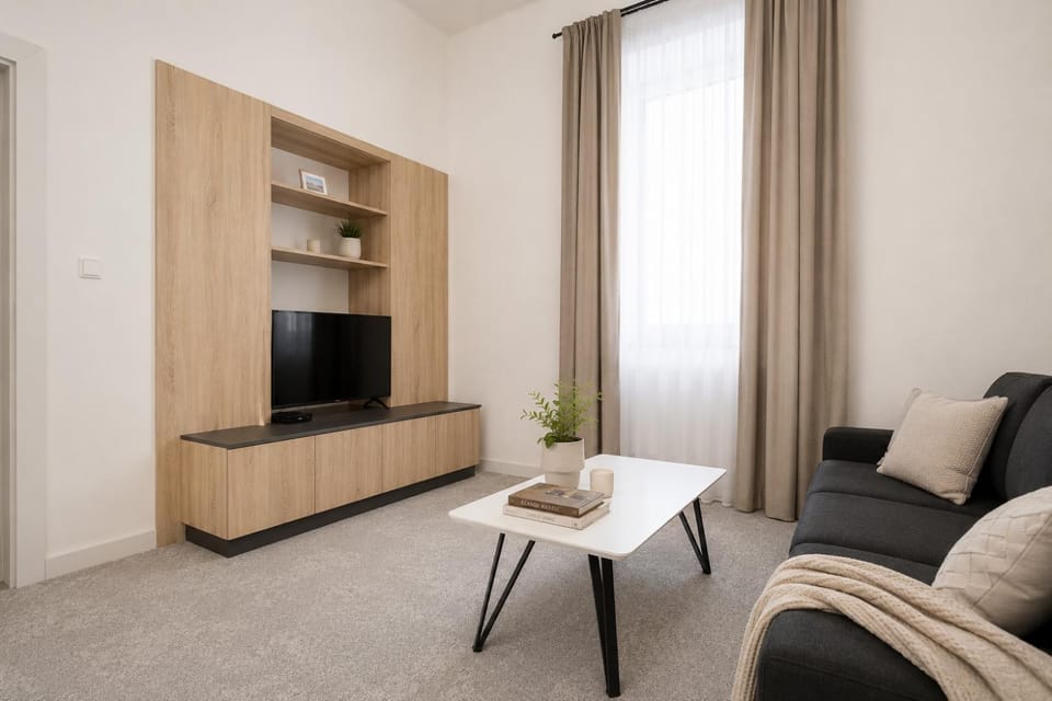 ALURE RESIDENCES 2 - 24h self check-in & private parking next to the apartment building included, CITY CENTER right on SNP Square in a quiet passage, new building, best deal in town Apartment in Slovakia