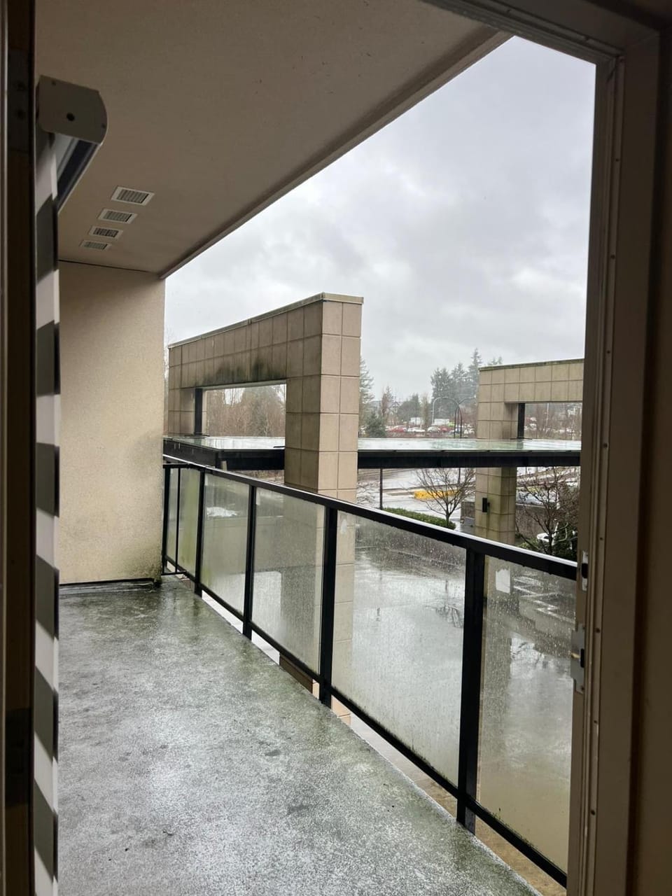 2 Bedroom plus den 2 Bathroom apartment Apartment in Surrey