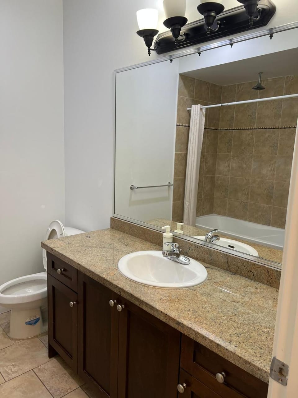 2 Bedroom plus den 2 Bathroom apartment Apartment in Surrey