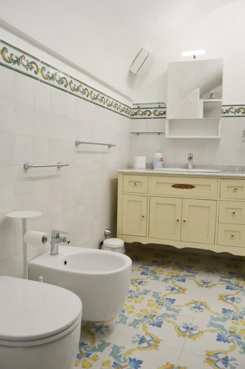 Bathroom, bidet