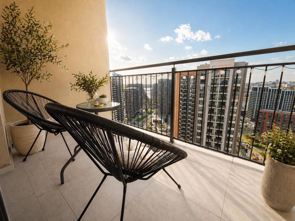 View (from property/room), Balcony/Terrace, River view