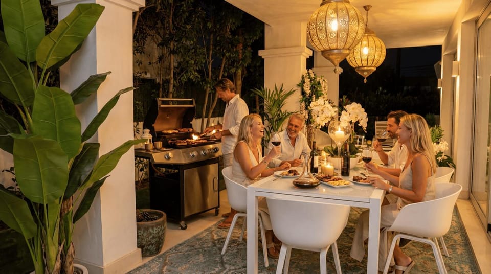BBQ facilities, Dining area