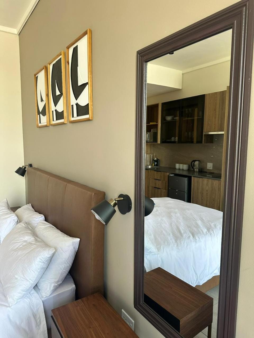 Modern Studio Apartment in The Capital Trilogy Apartment in Pretoria
