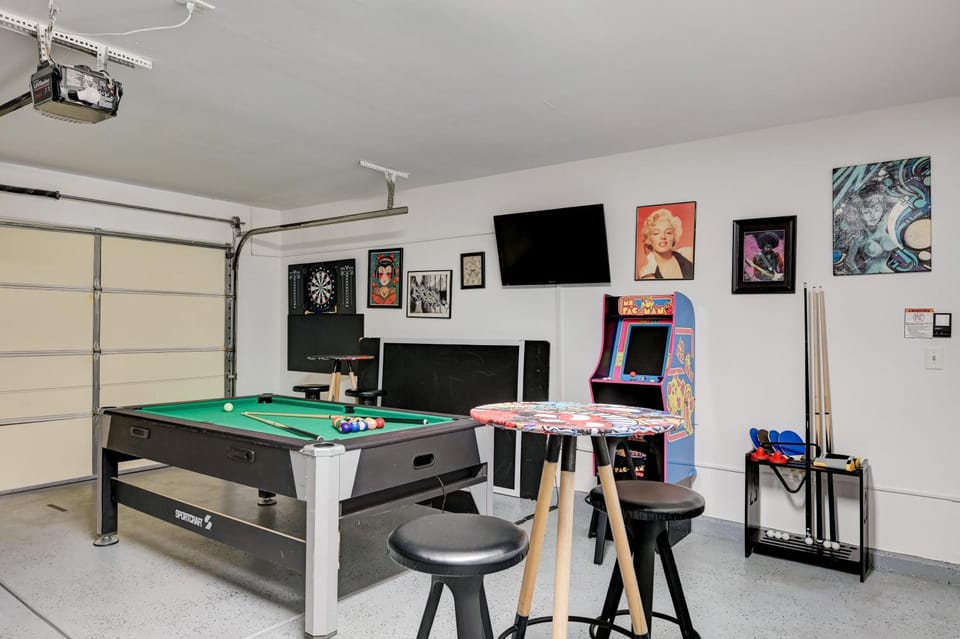 Communal lounge/ TV room, Billiard, Game Room, TV and multimedia, Evening entertainment
