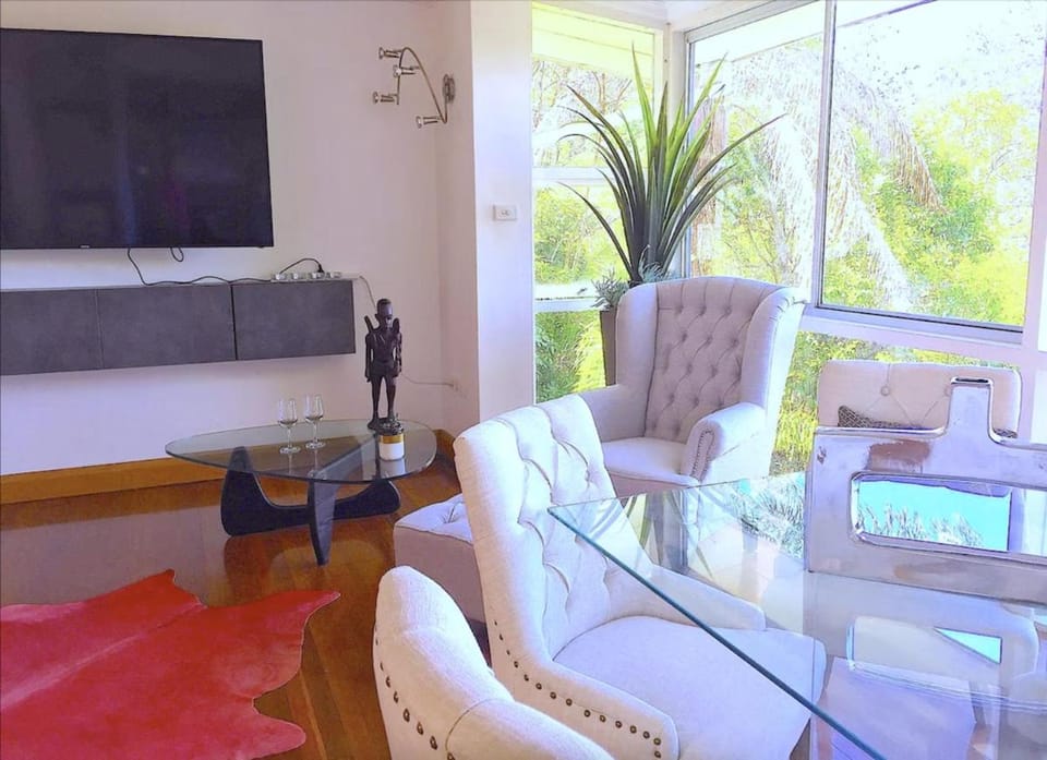 Grand Haven for Biz and Remote Sea View City close Apartment in Sydney