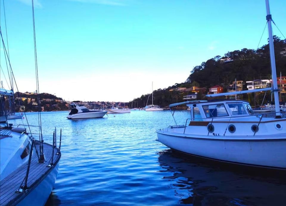 Grand Haven for Biz and Remote Sea View City close Apartment in Sydney