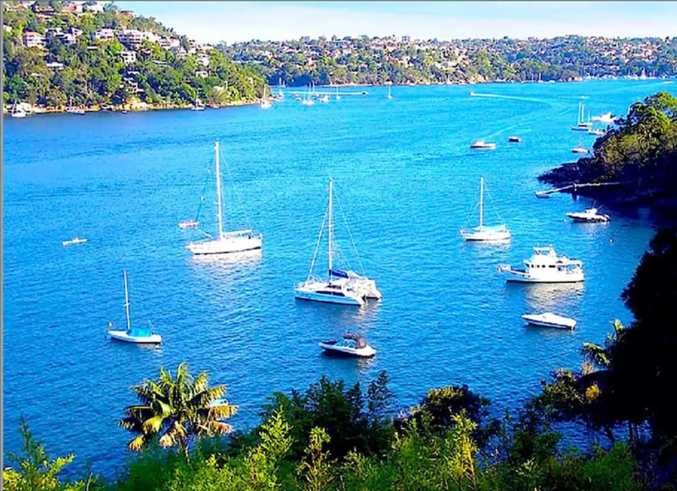 Grand Haven for Biz and Remote Sea View City close Apartment in Sydney