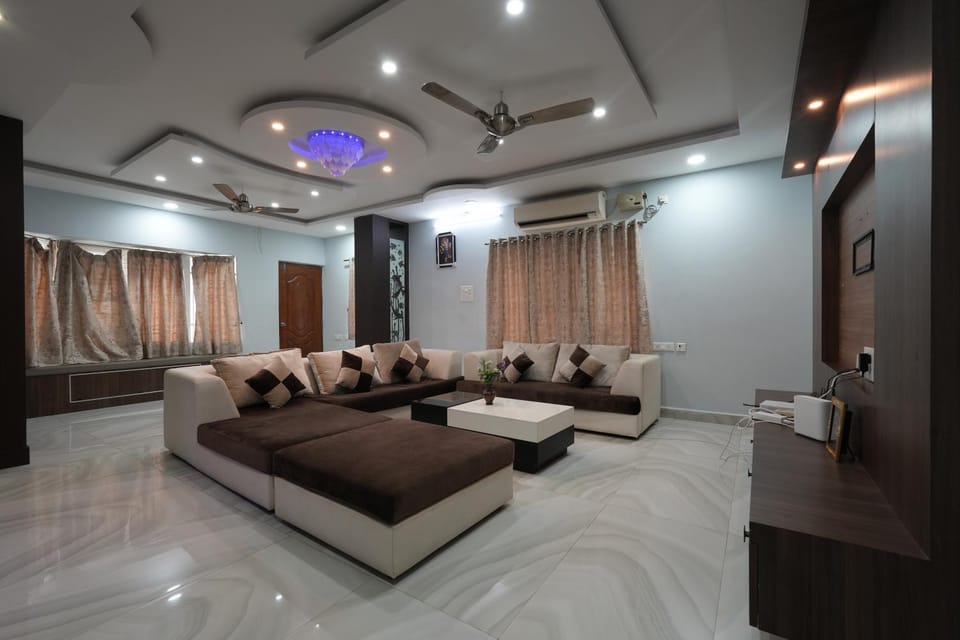 Sri Vaibhav HomeStay , Behind Srinivasam TTD Ticket Counter, Opp BusStand Vacation rental in Tirupati