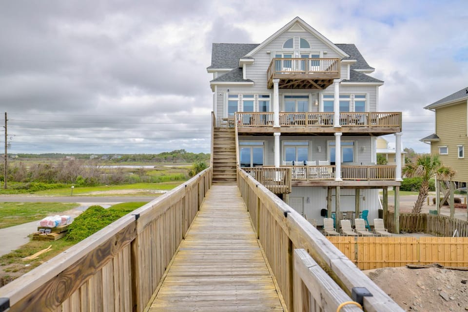 NTB1056 The Lazy Beagle House in North Topsail Beach